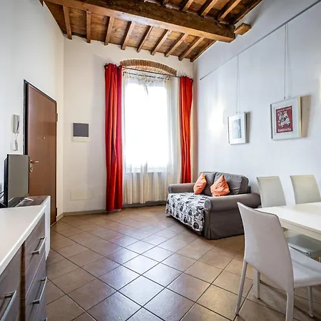 Roommo Beccaria * Firenze