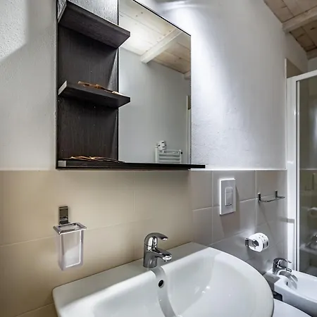 Roommo Beccaria * Firenze