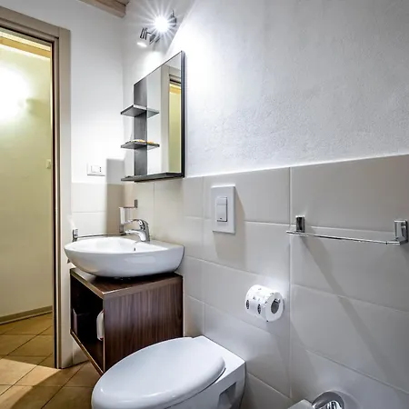 Roommo Beccaria * Firenze
