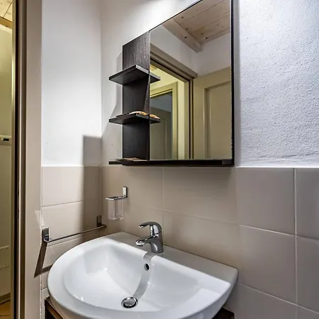 Roommo Beccaria *
