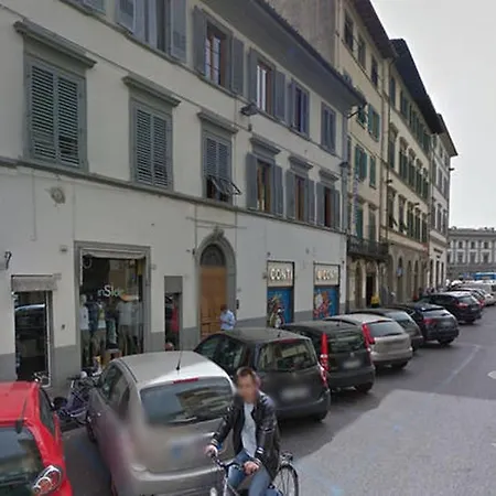 Roommo Beccaria Florence