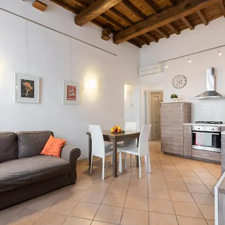 Roommo Beccaria Apartment Florence